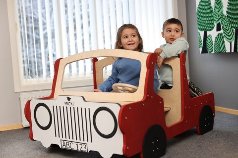 Drewniana ciężarówka z platformą czerwona meble dla dzieci zabawka Micki