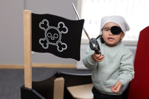 Drewniany statek piracki meble dla dzieci łódka wyposażenie zabawka Micki