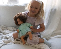 Duża lalka interaktywna Lillan brunetka odgrywanie ról dla dzieci Skrållan